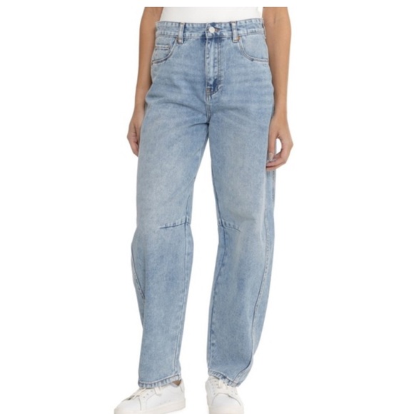 Blank NYC Denim - NWT👖Blank NYC Acid Wash Baxter Barrel Leg Jeans. Size 27